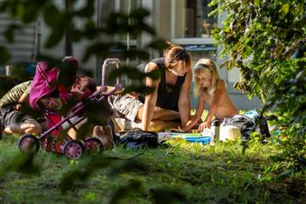 Piknik v zahradě Schubertovy vily